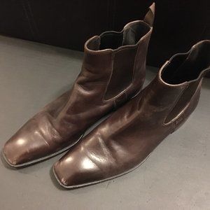 Hugo Boss Men's brown leather boots - Size 10